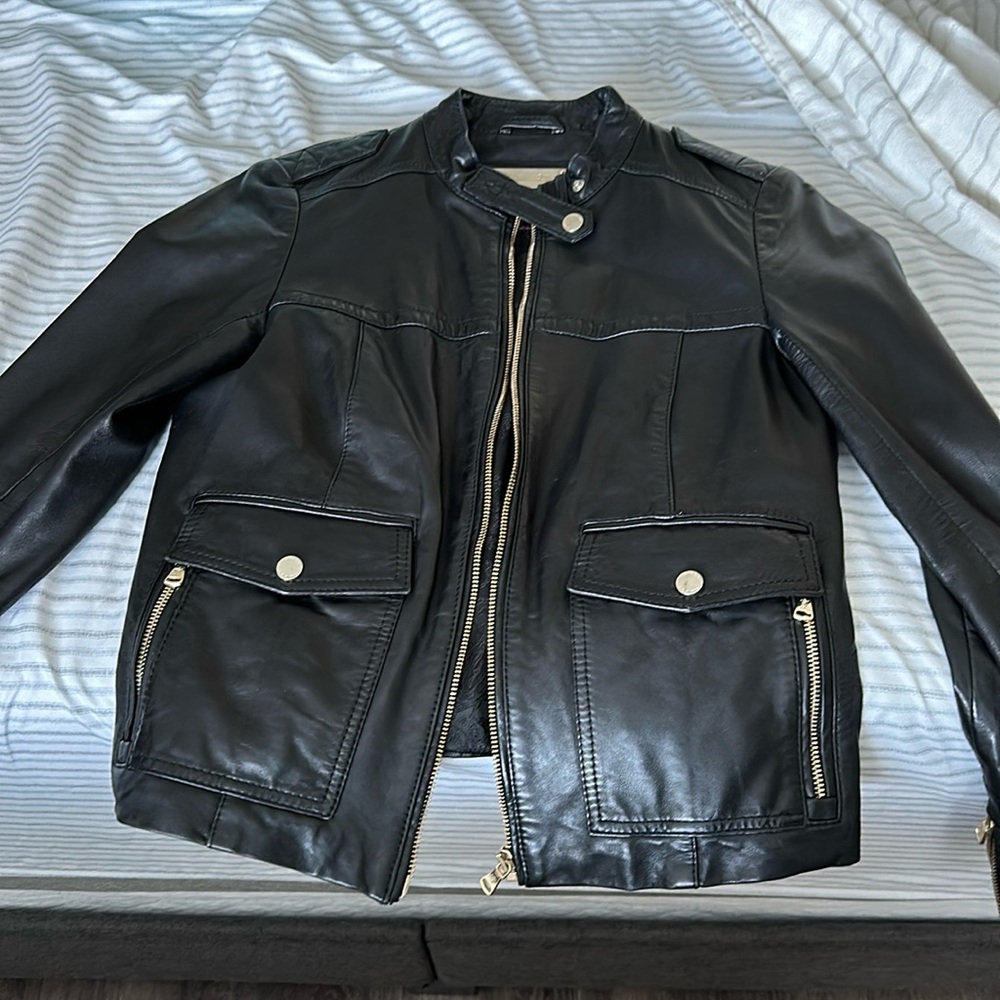 Massimo Dutti leather jacket slightly used, almost new